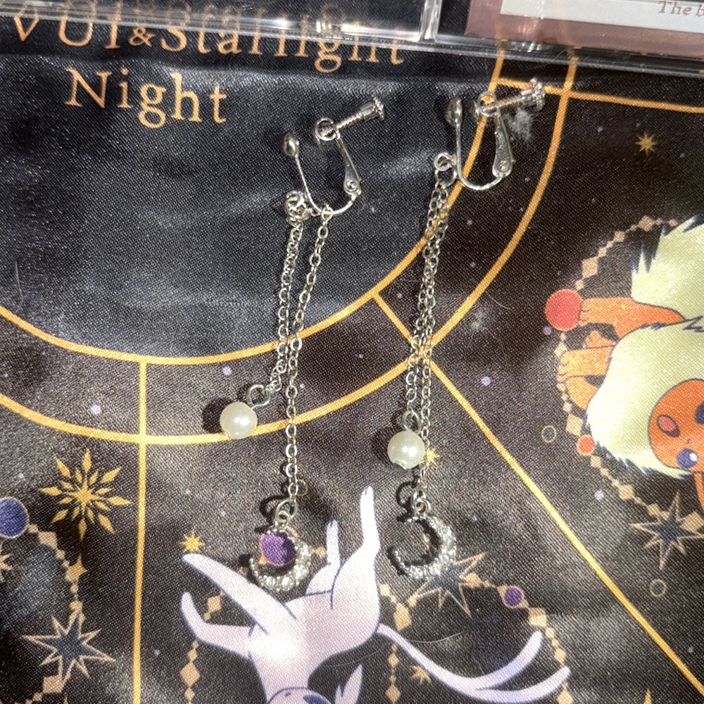 clip on earring shining moon bead